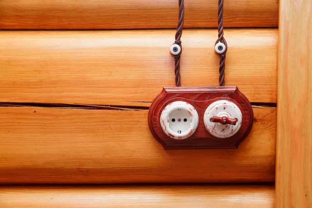 When and how to use a power cord adapter